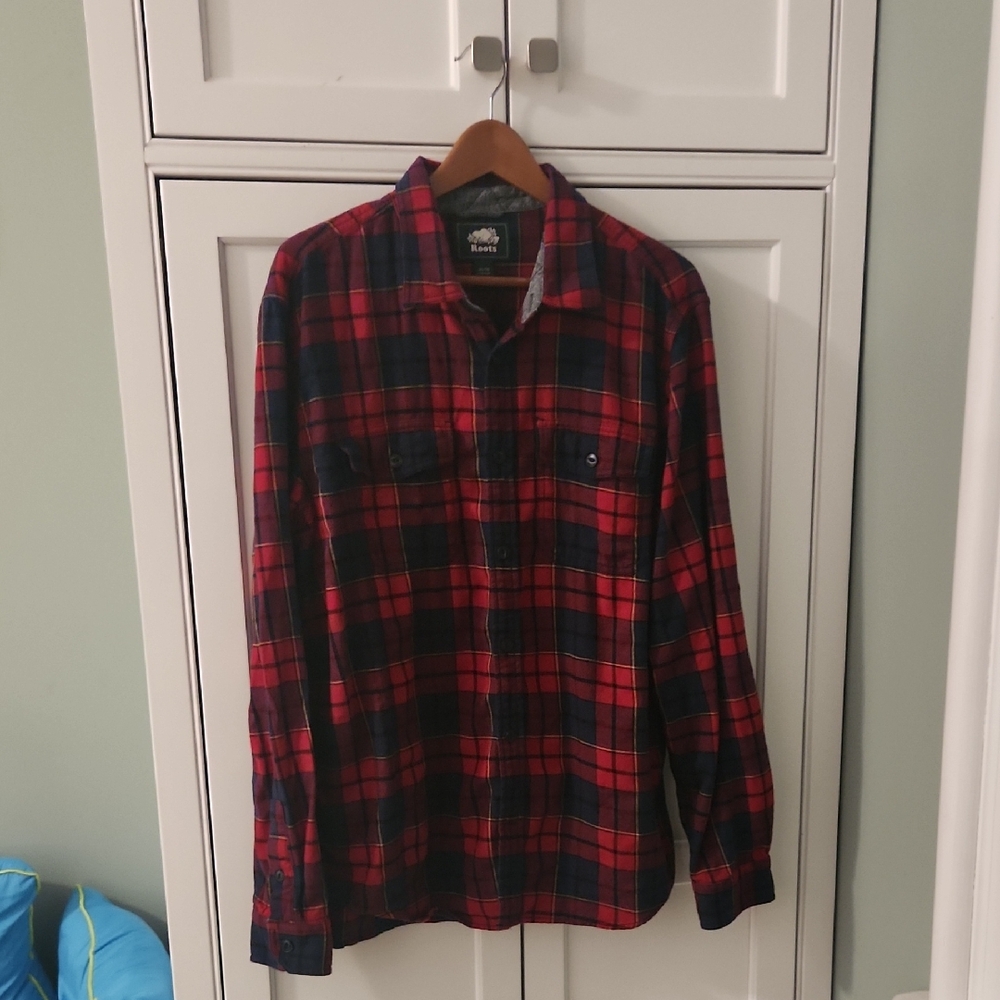 Roots Red and Black Plaid Flannel Mens XL Button Up Shirt